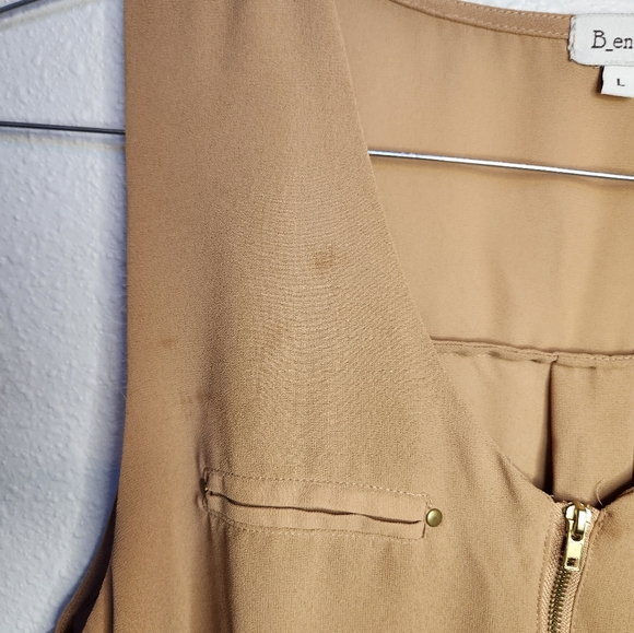 B_Envied Hi-low Sleeveless Blouse - Picture 2 of 5